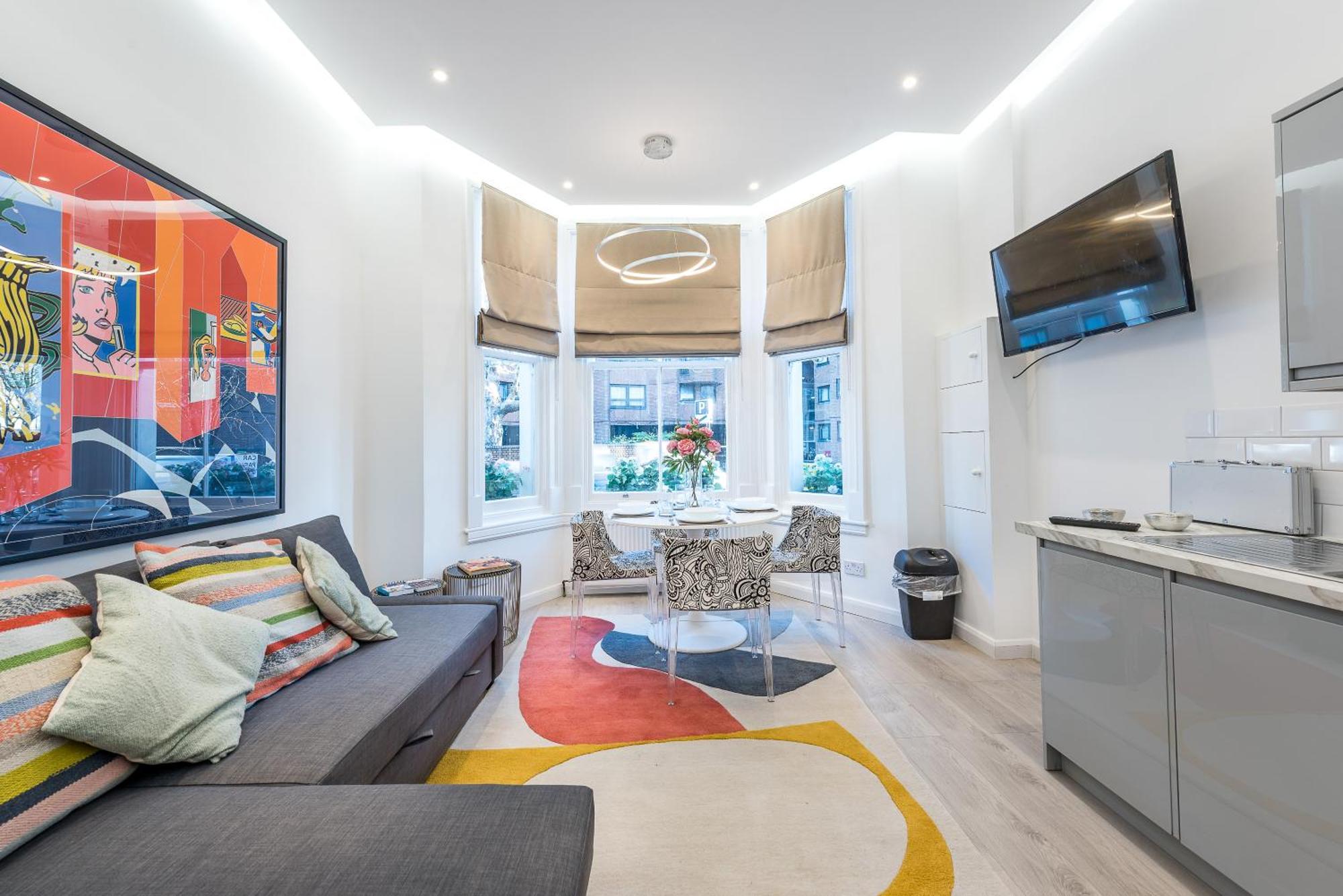 Casa Italia Near Kings Road In Chelsea With Wifi & Washing Machine Appartamento