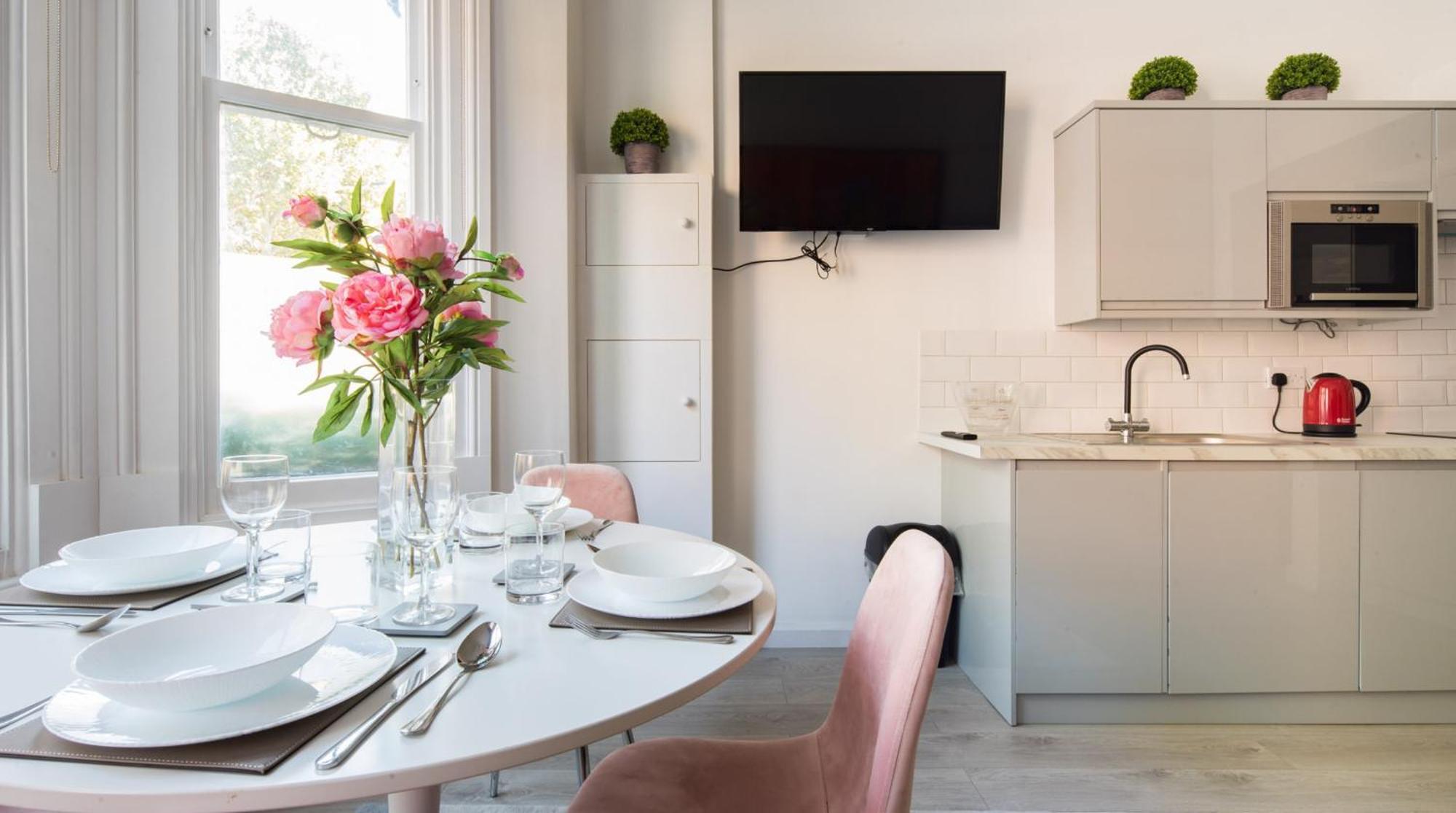 Casa Italia Near Kings Road In Chelsea With Wifi & Washing Machine Appartamento Londra