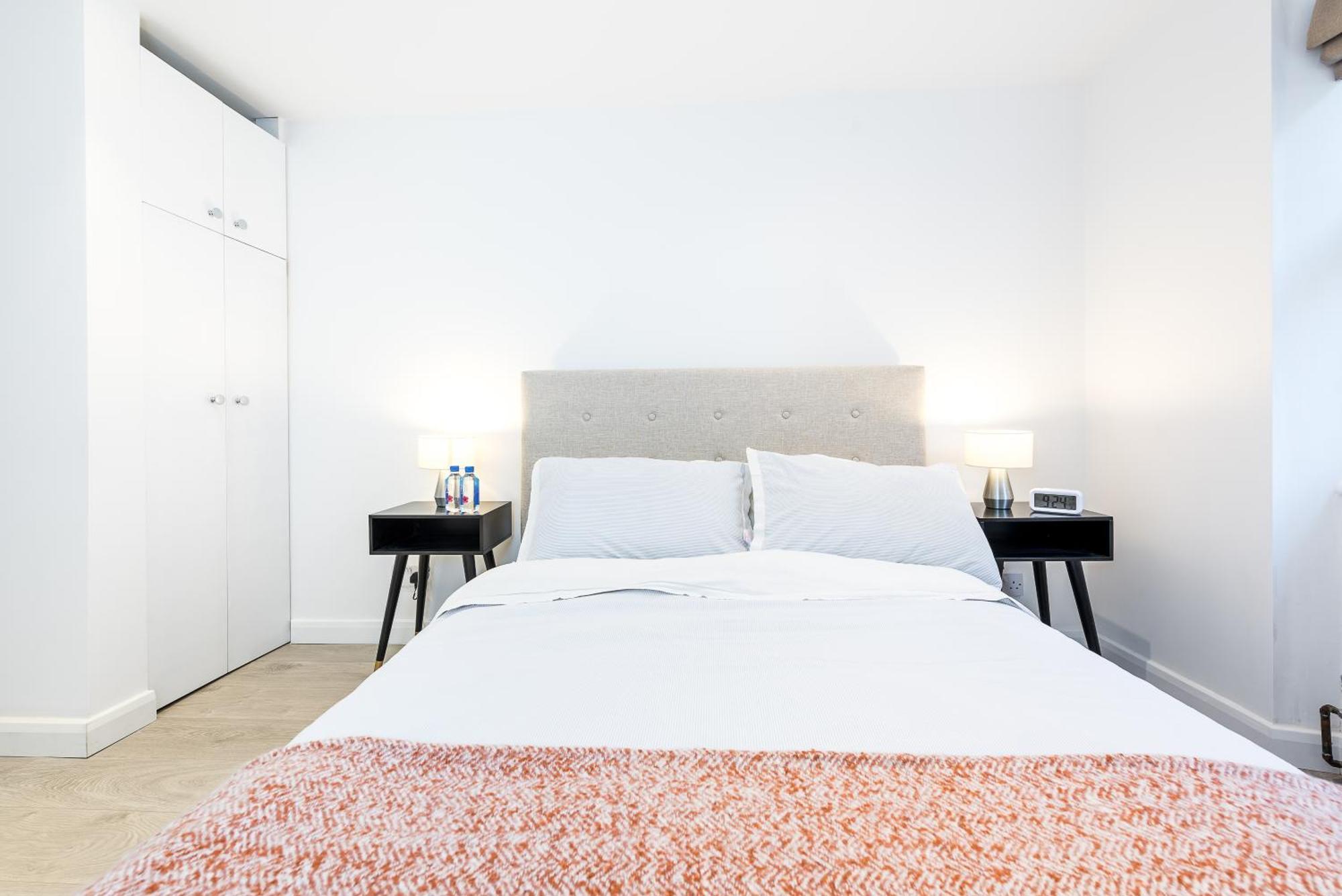 Casa Italia Near Kings Road In Chelsea With Wifi & Washing Machine Londra